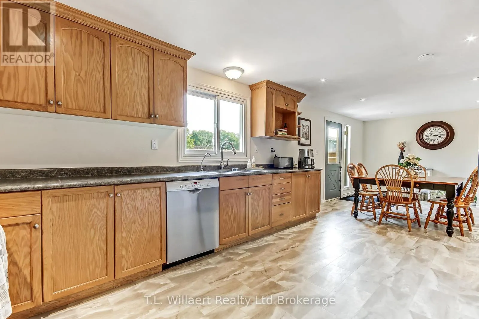 B - 32 ALBERT STREET #B