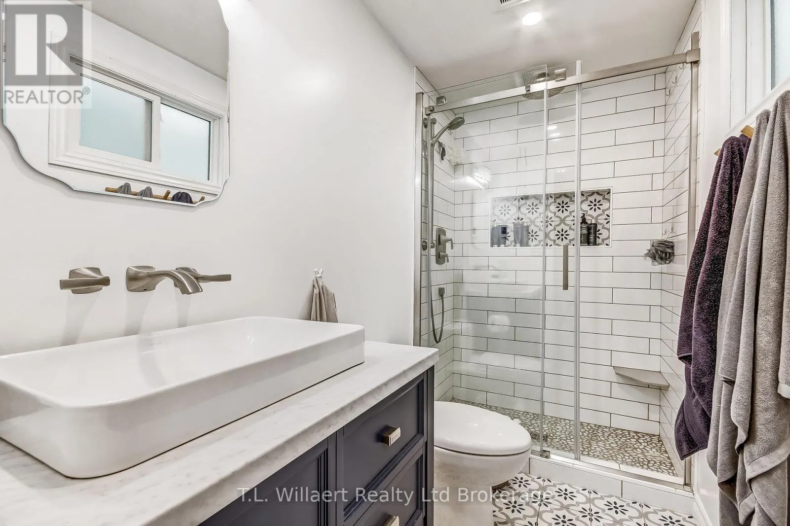 B - 32 ALBERT STREET #B