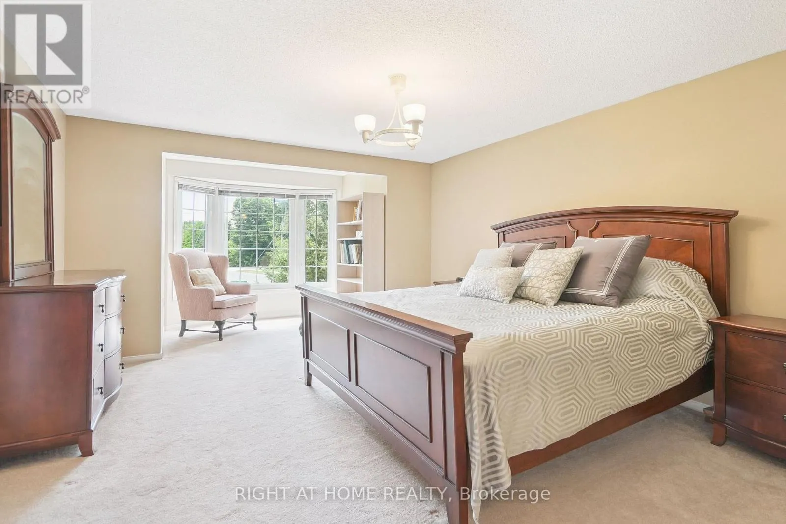 309 AMBERLY BOULEVARD