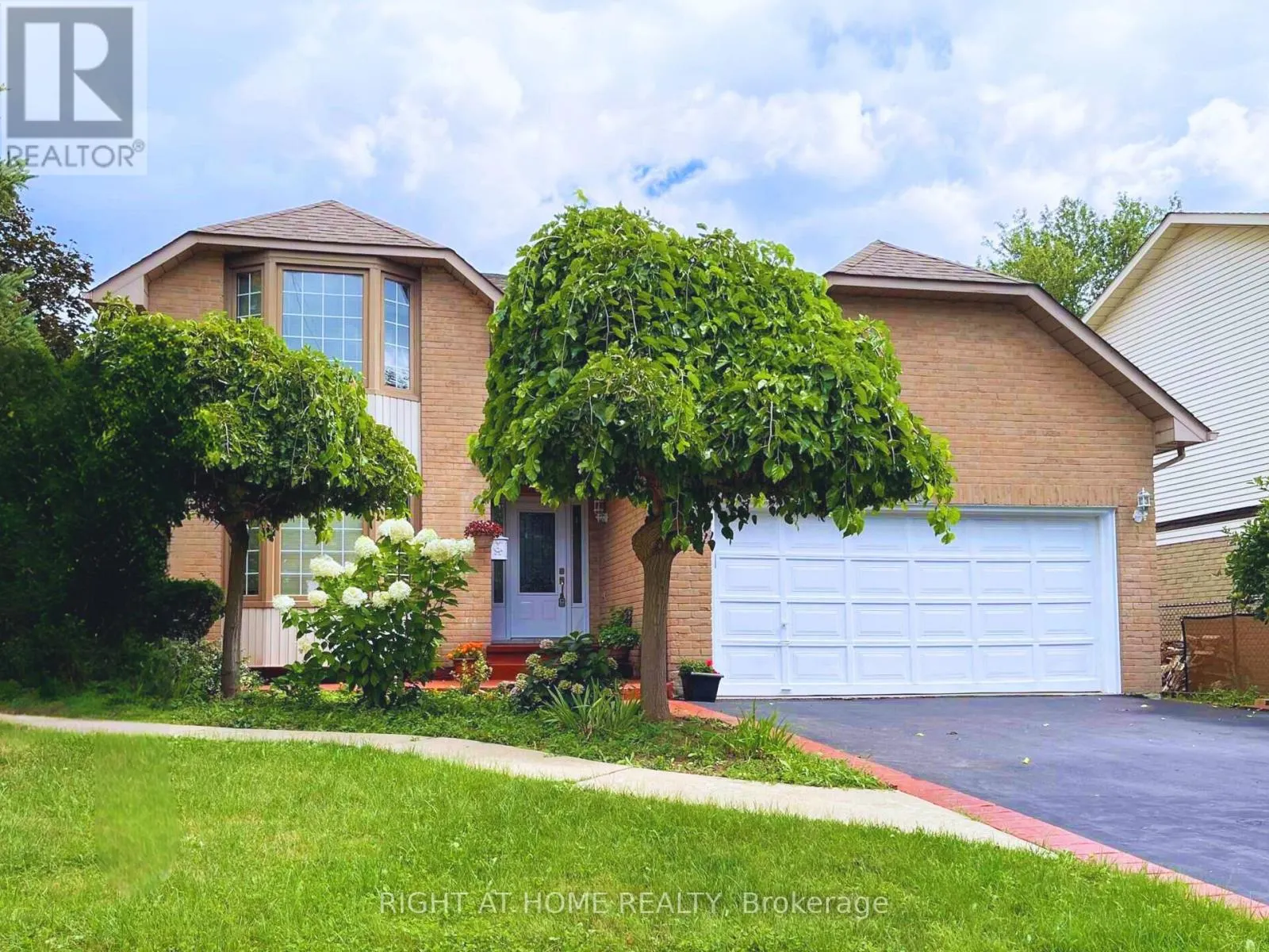 309 AMBERLY BOULEVARD