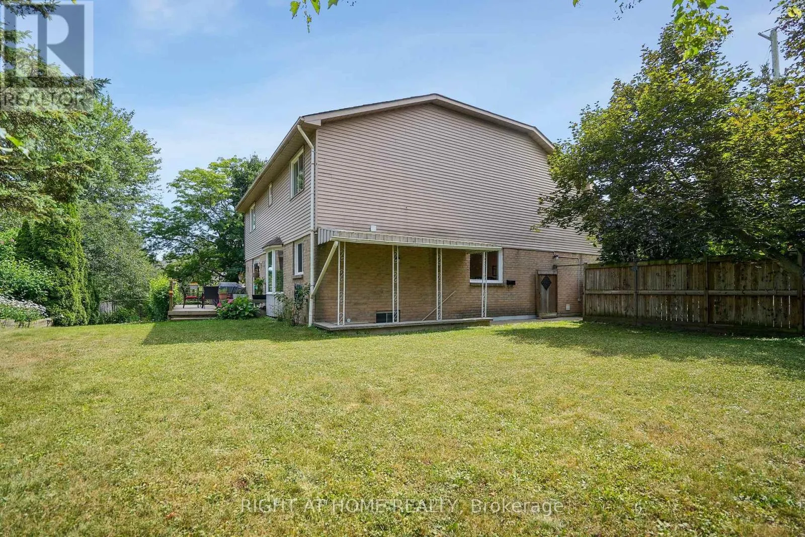309 AMBERLY BOULEVARD