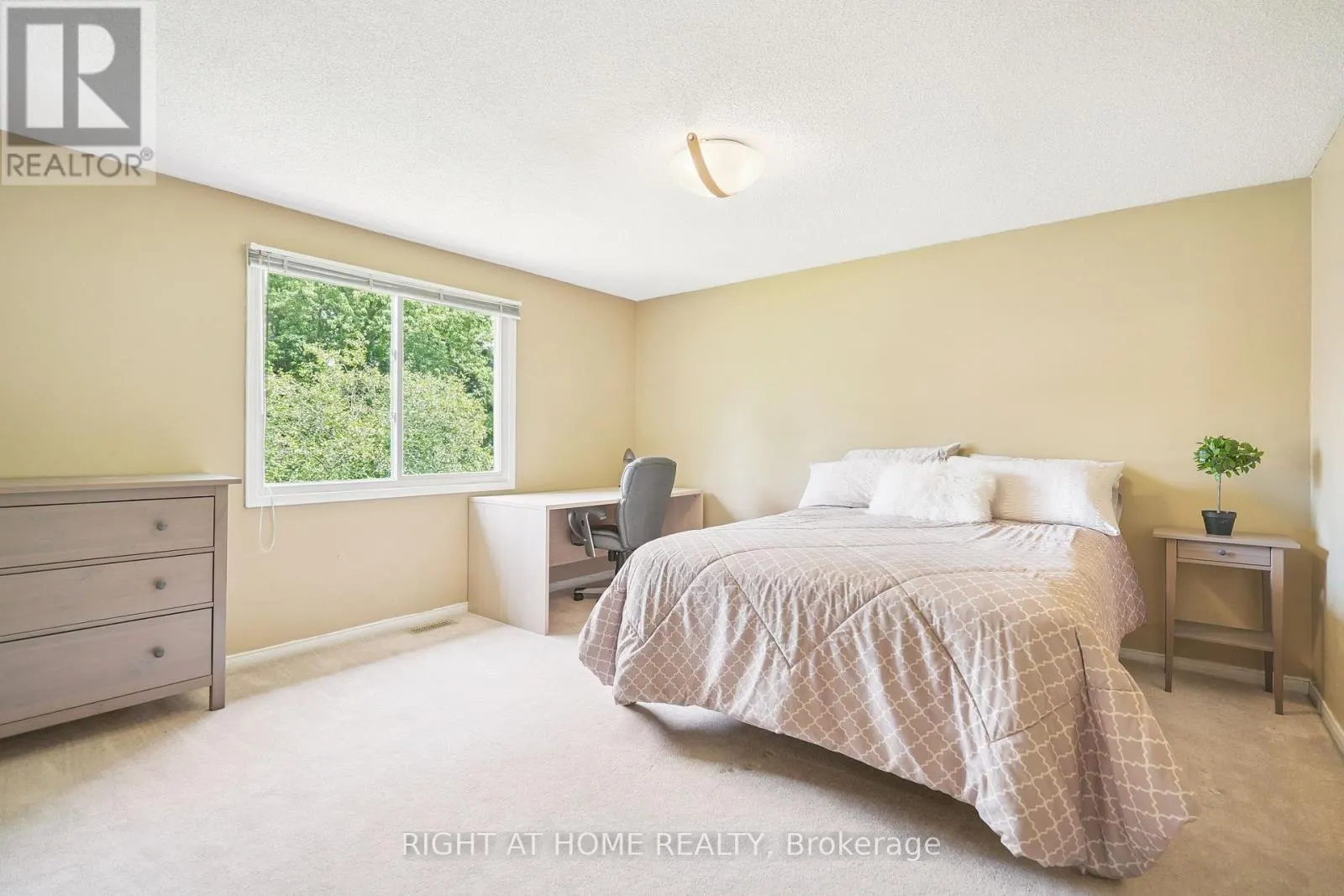 309 AMBERLY BOULEVARD