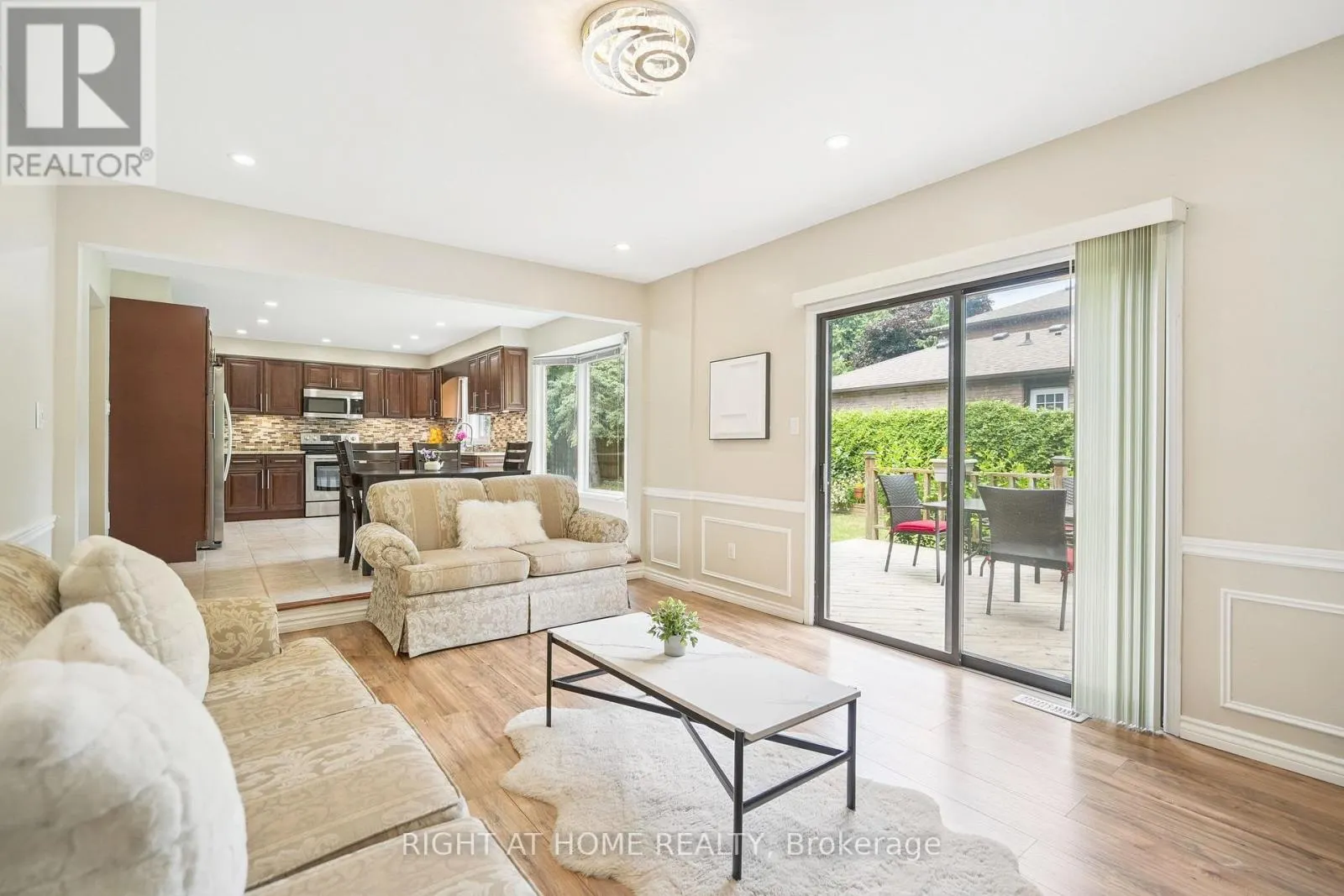 309 AMBERLY BOULEVARD