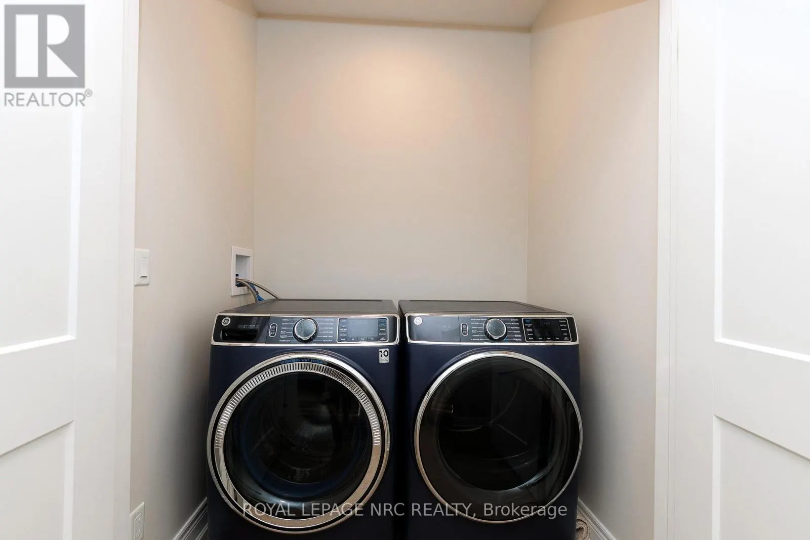 6 - 154 PORT ROBINSON ROAD #6