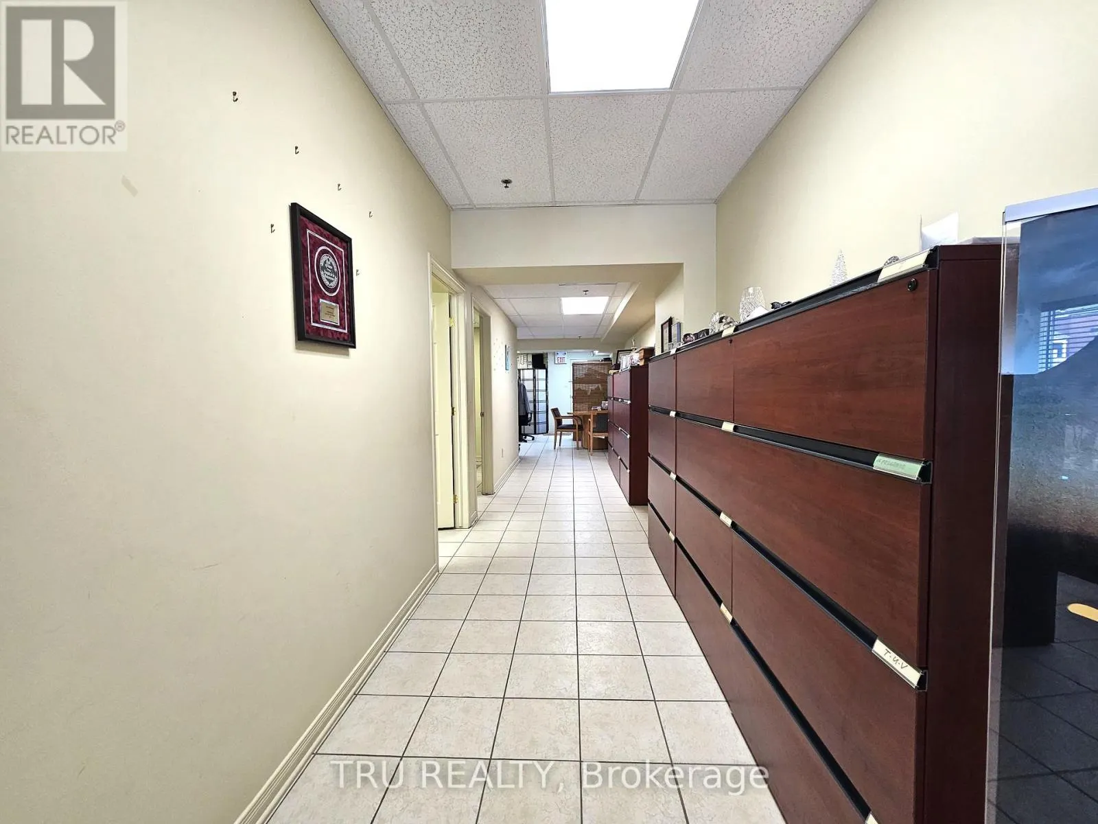 20 - 838 SOMERSET STREET W