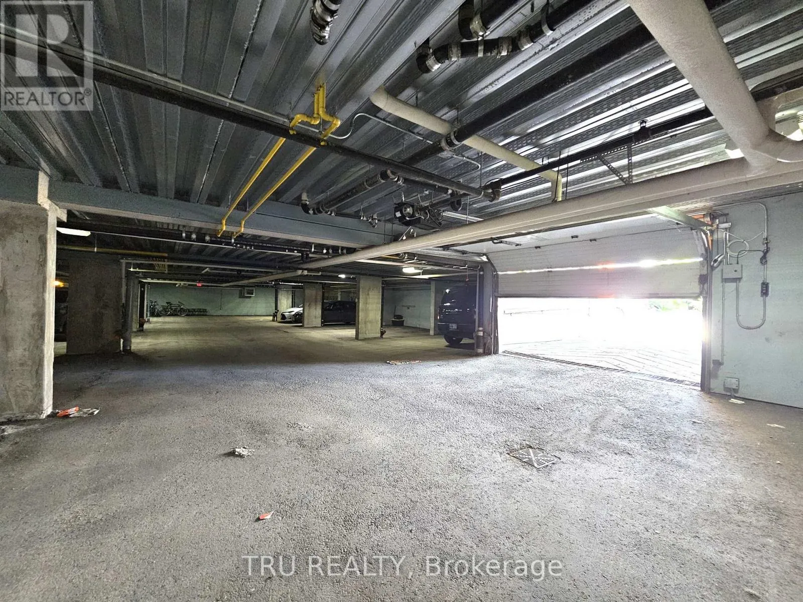 20 - 838 SOMERSET STREET W
