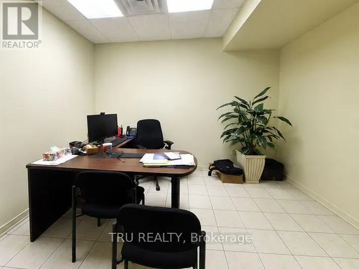 20 - 838 SOMERSET STREET W