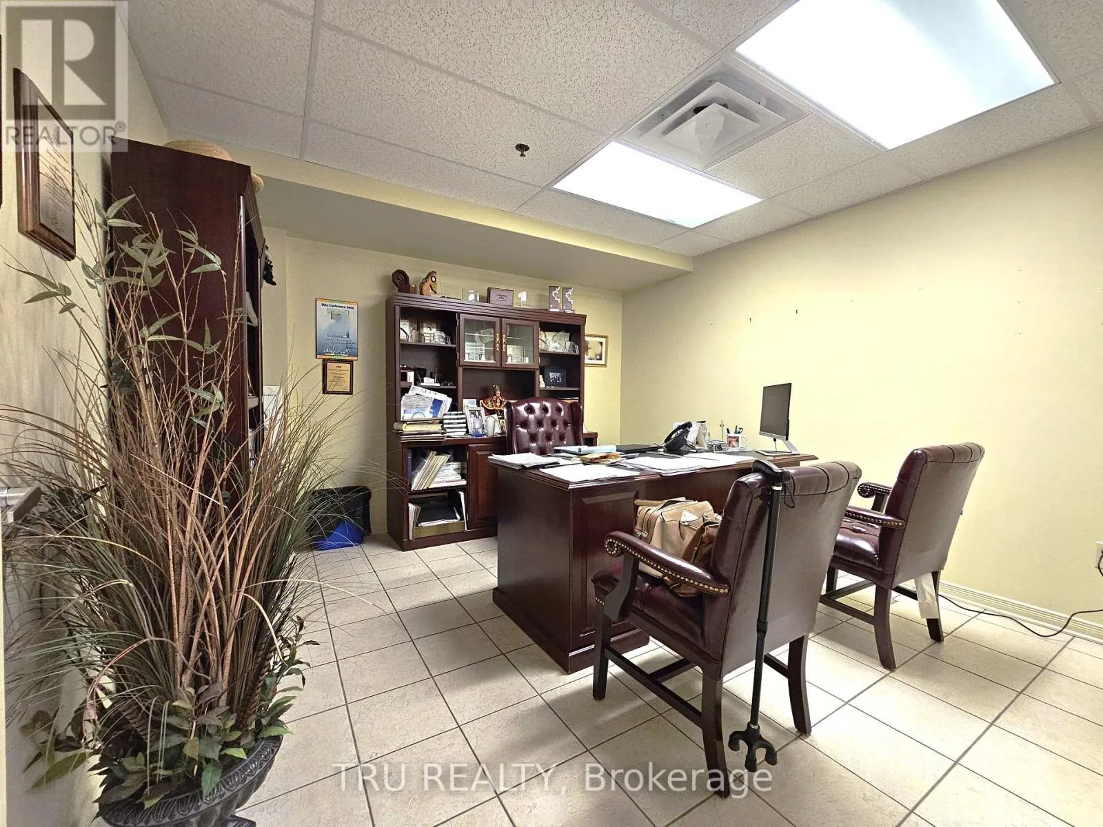 20 - 838 SOMERSET STREET W