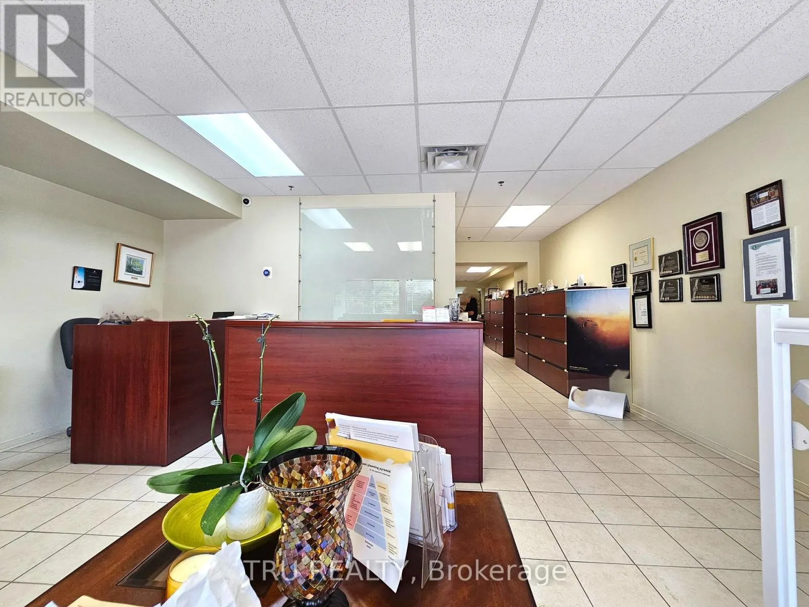 20 - 838 SOMERSET STREET W