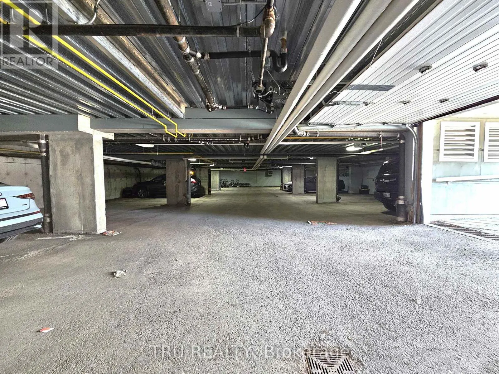 20 - 838 SOMERSET STREET W