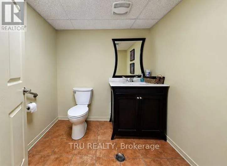 20 - 838 SOMERSET STREET W