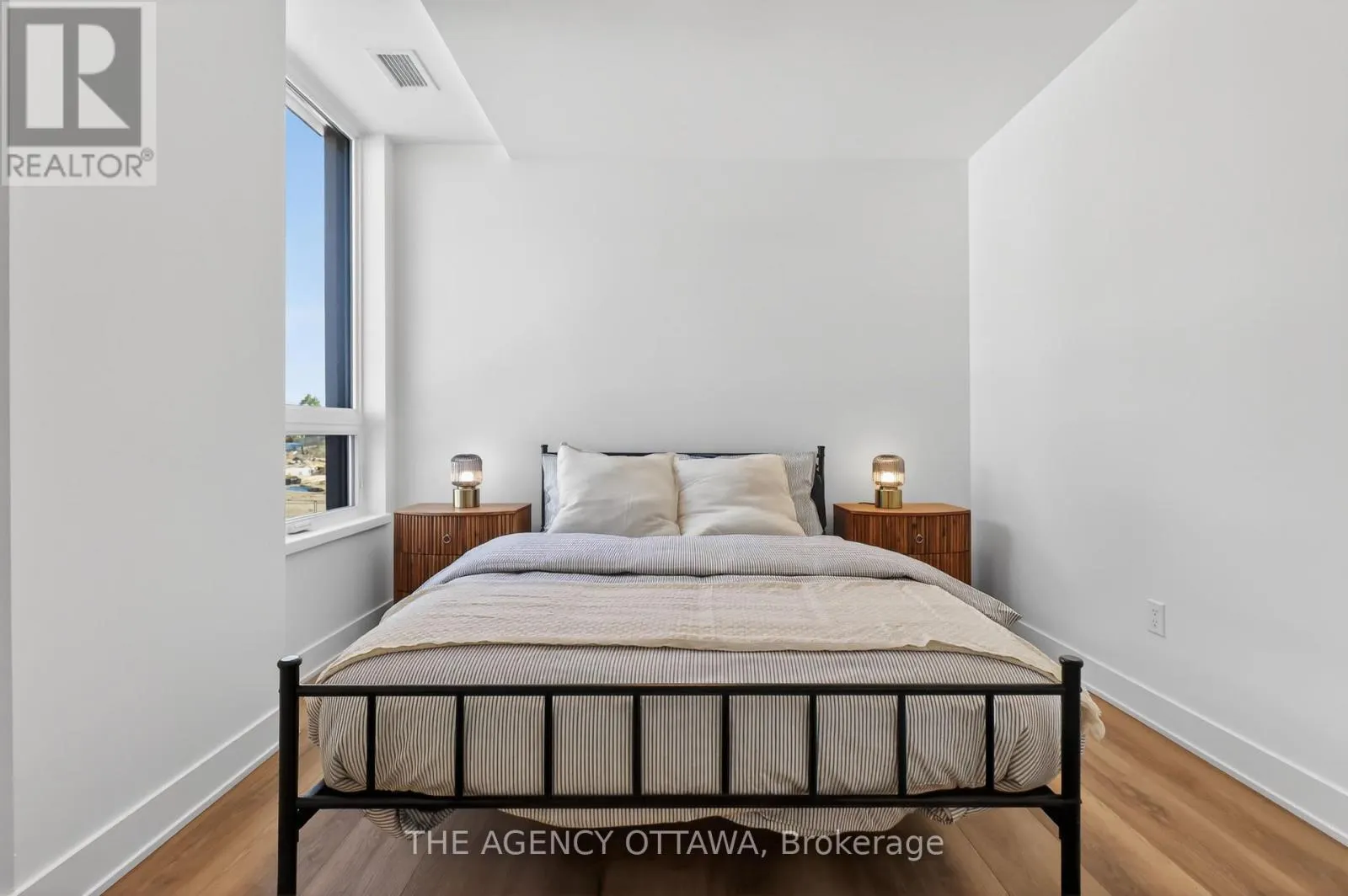 209 - 3085 RIVERSIDE DRIVE