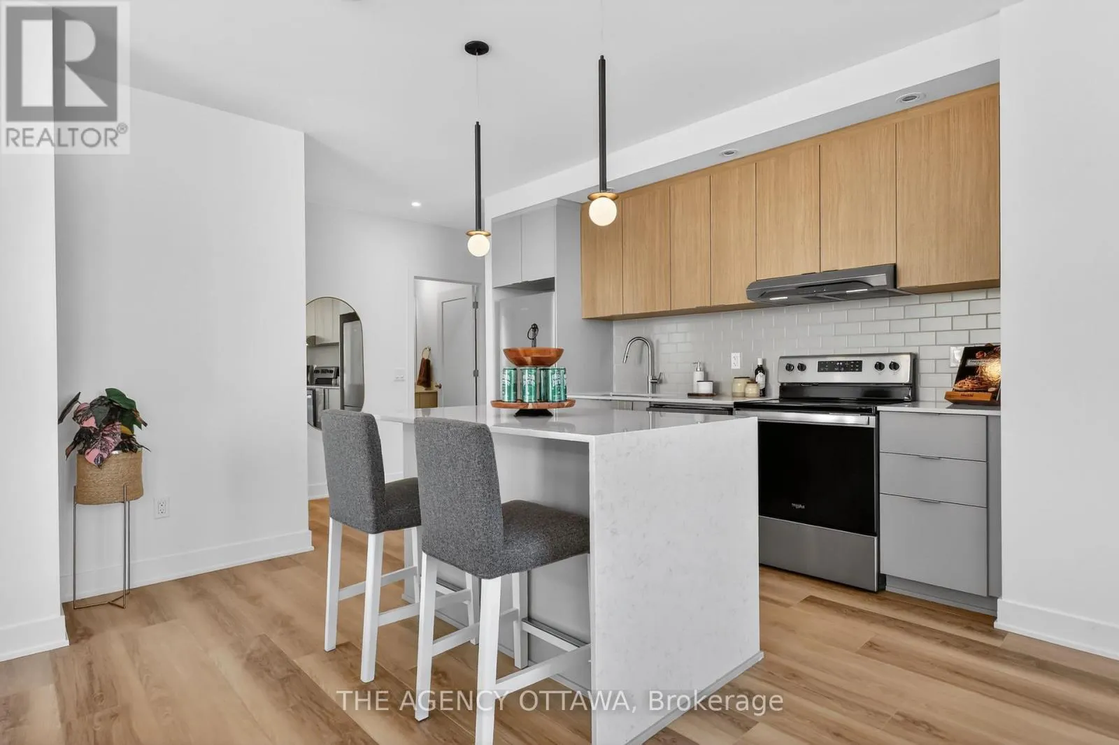 209 - 3085 RIVERSIDE DRIVE
