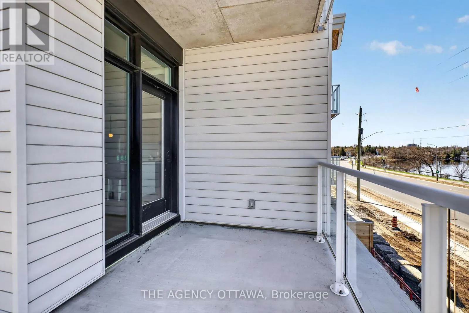 209 - 3085 RIVERSIDE DRIVE