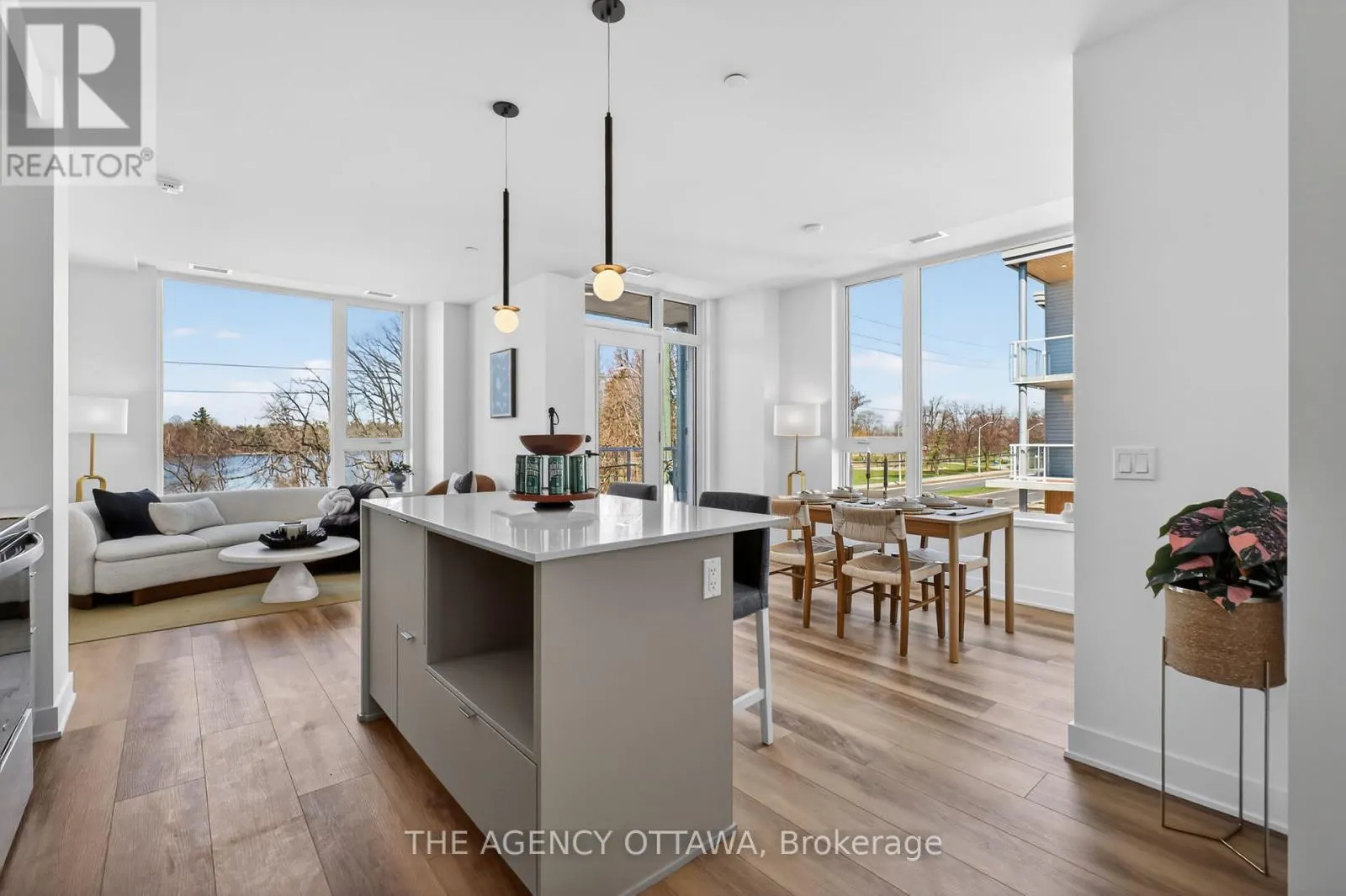 209 - 3085 RIVERSIDE DRIVE
