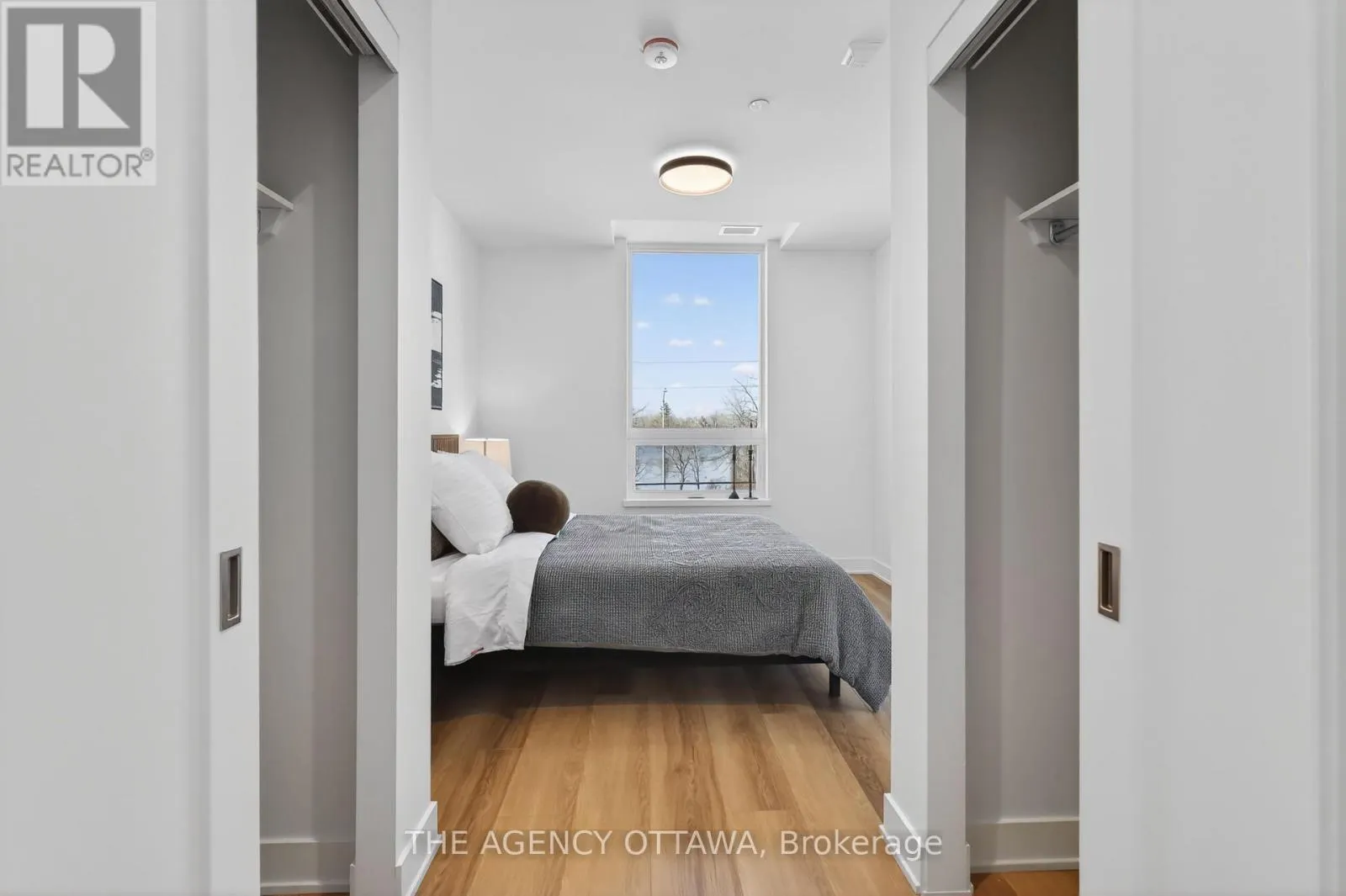 209 - 3085 RIVERSIDE DRIVE