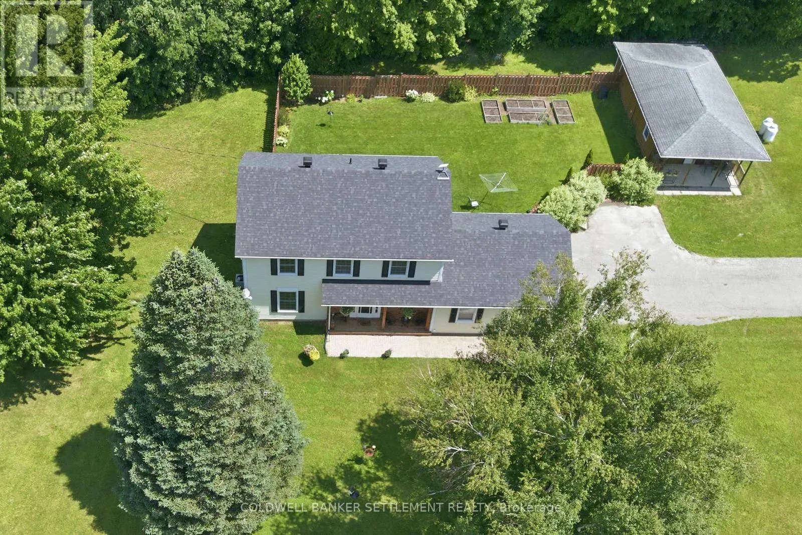 41 RIDEAU FERRY ROAD