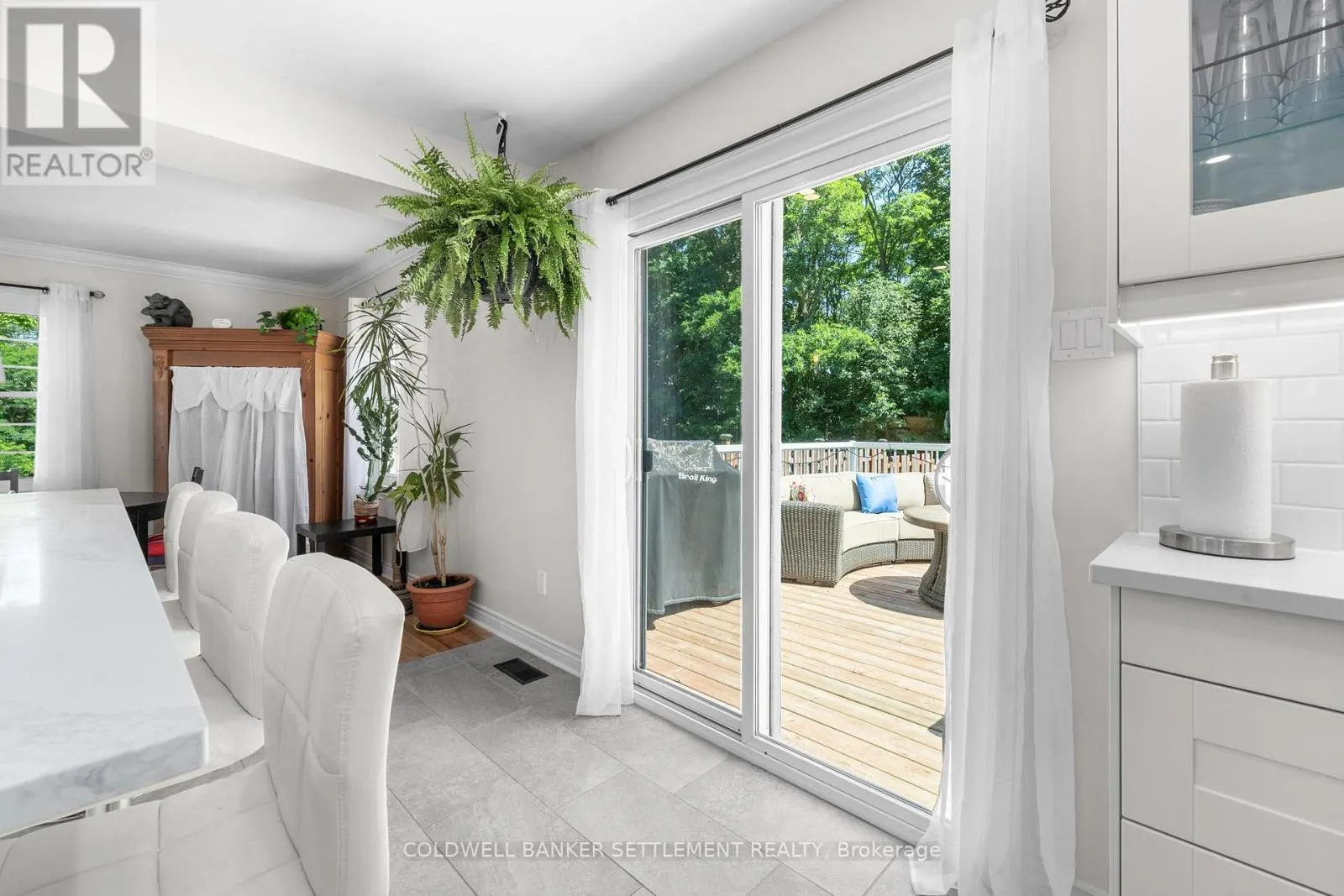 41 RIDEAU FERRY ROAD