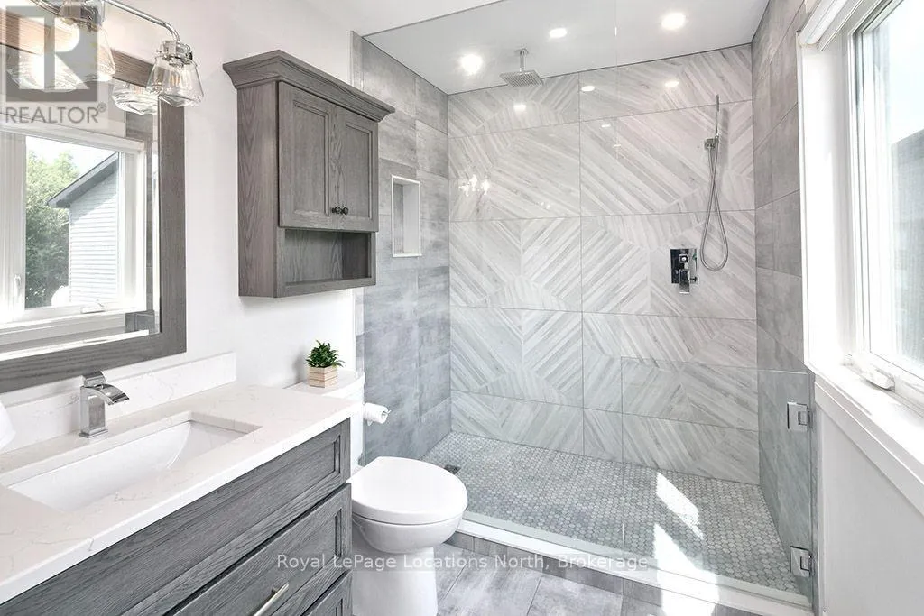 217 ST VINCENT CRESCENT