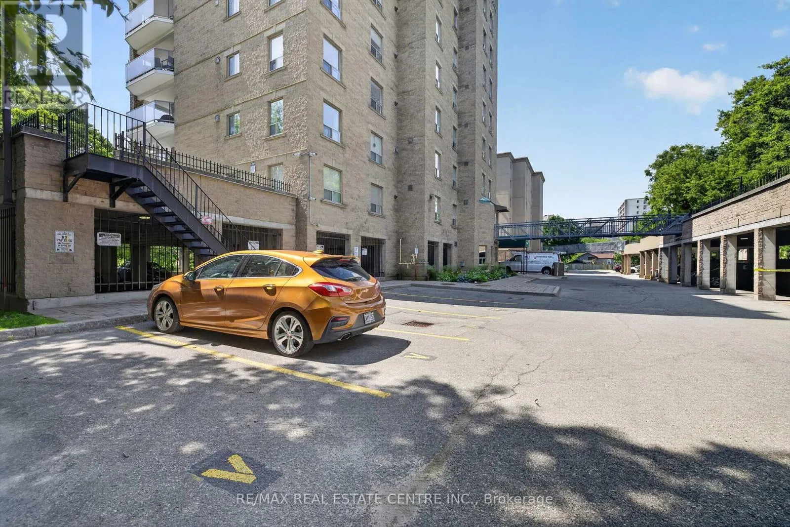 602 - 281 BRISTOL STREET