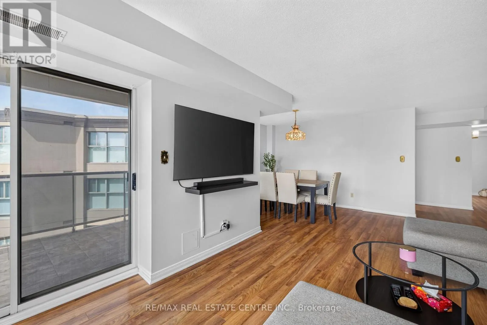 602 - 281 BRISTOL STREET
