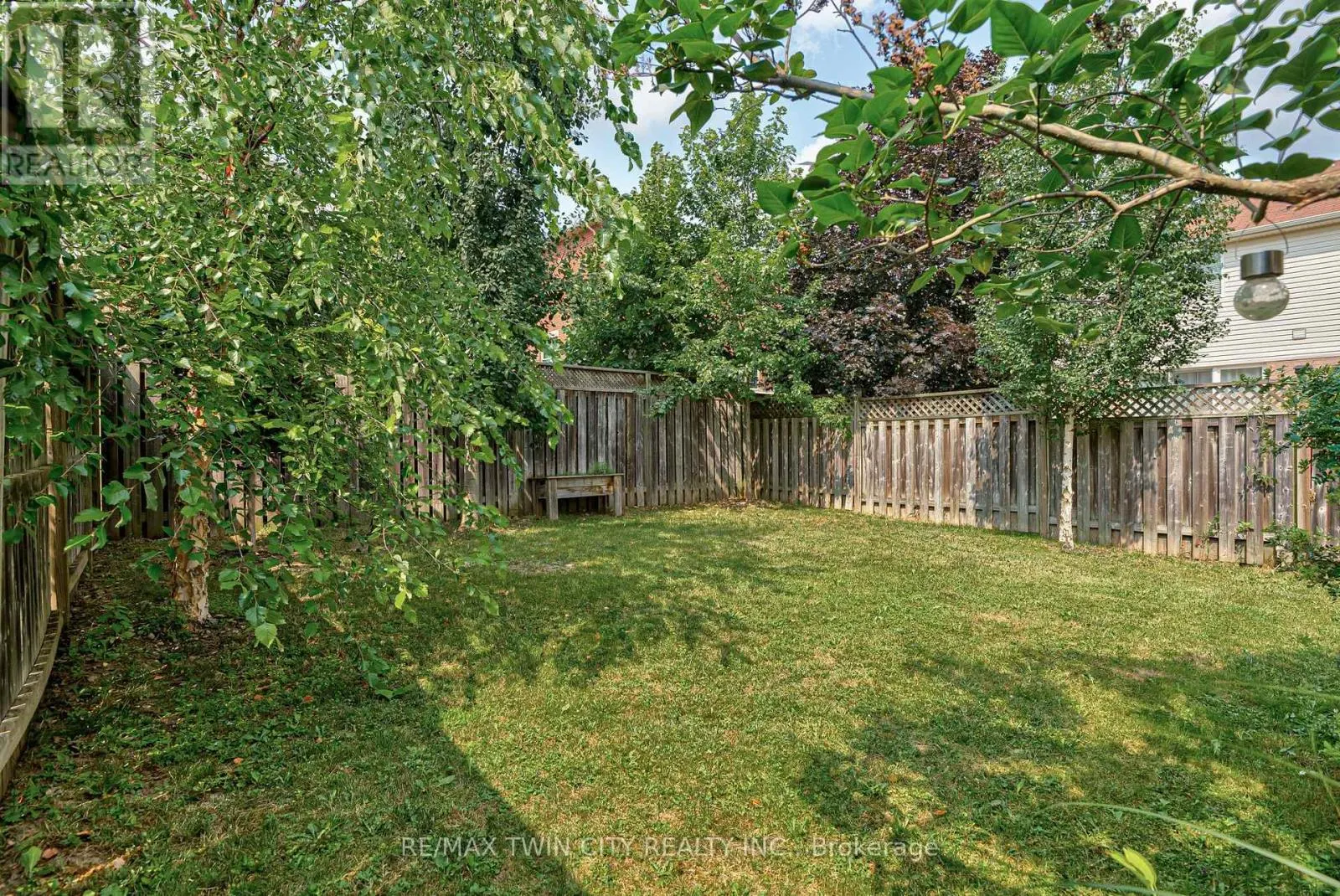 799 COMMONWEALTH CRESCENT