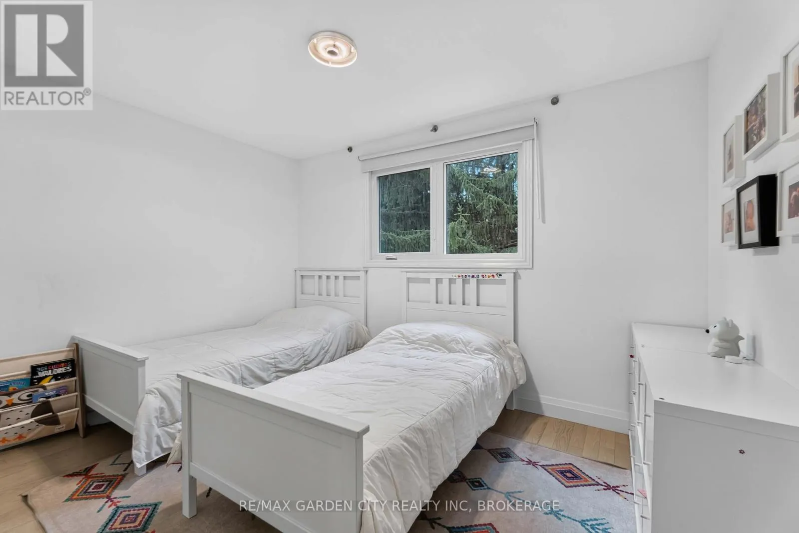 3 FALLINGBROOK DRIVE