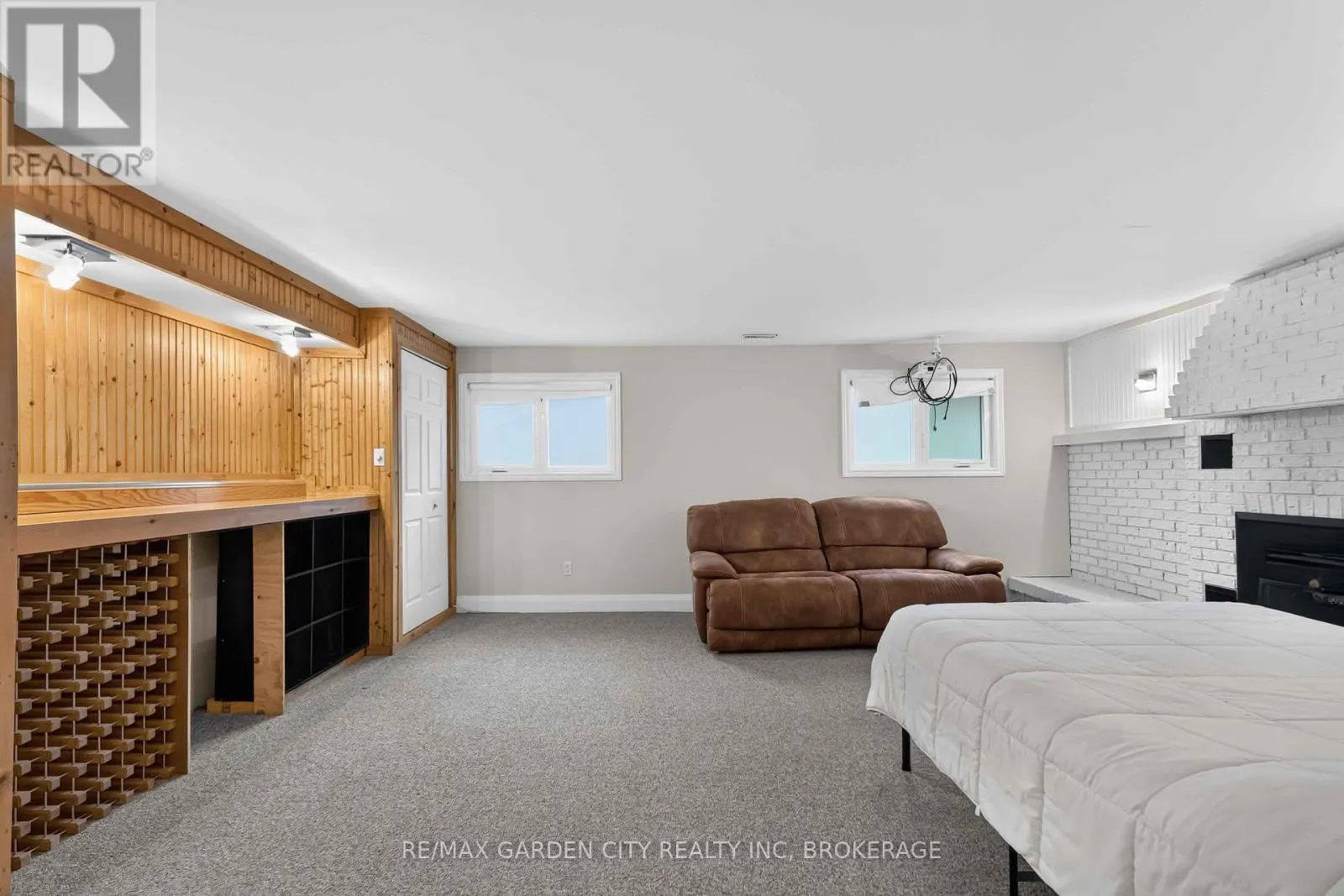 3 FALLINGBROOK DRIVE
