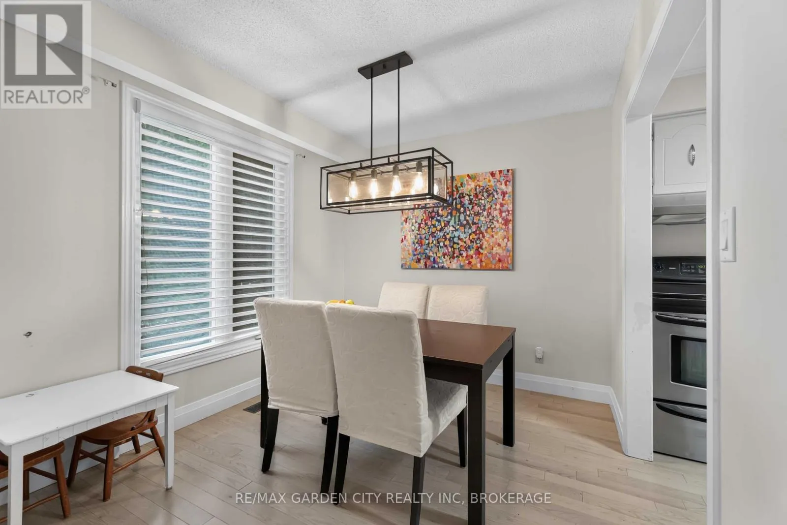 3 FALLINGBROOK DRIVE