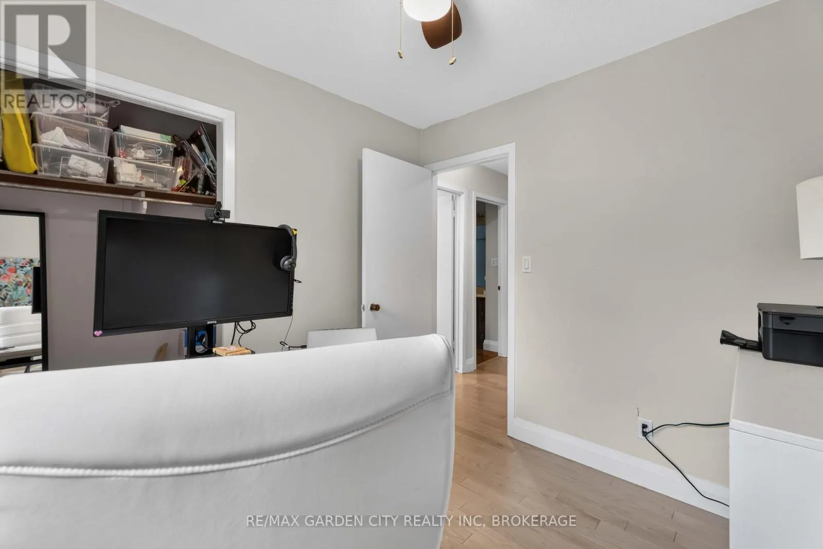 3 FALLINGBROOK DRIVE