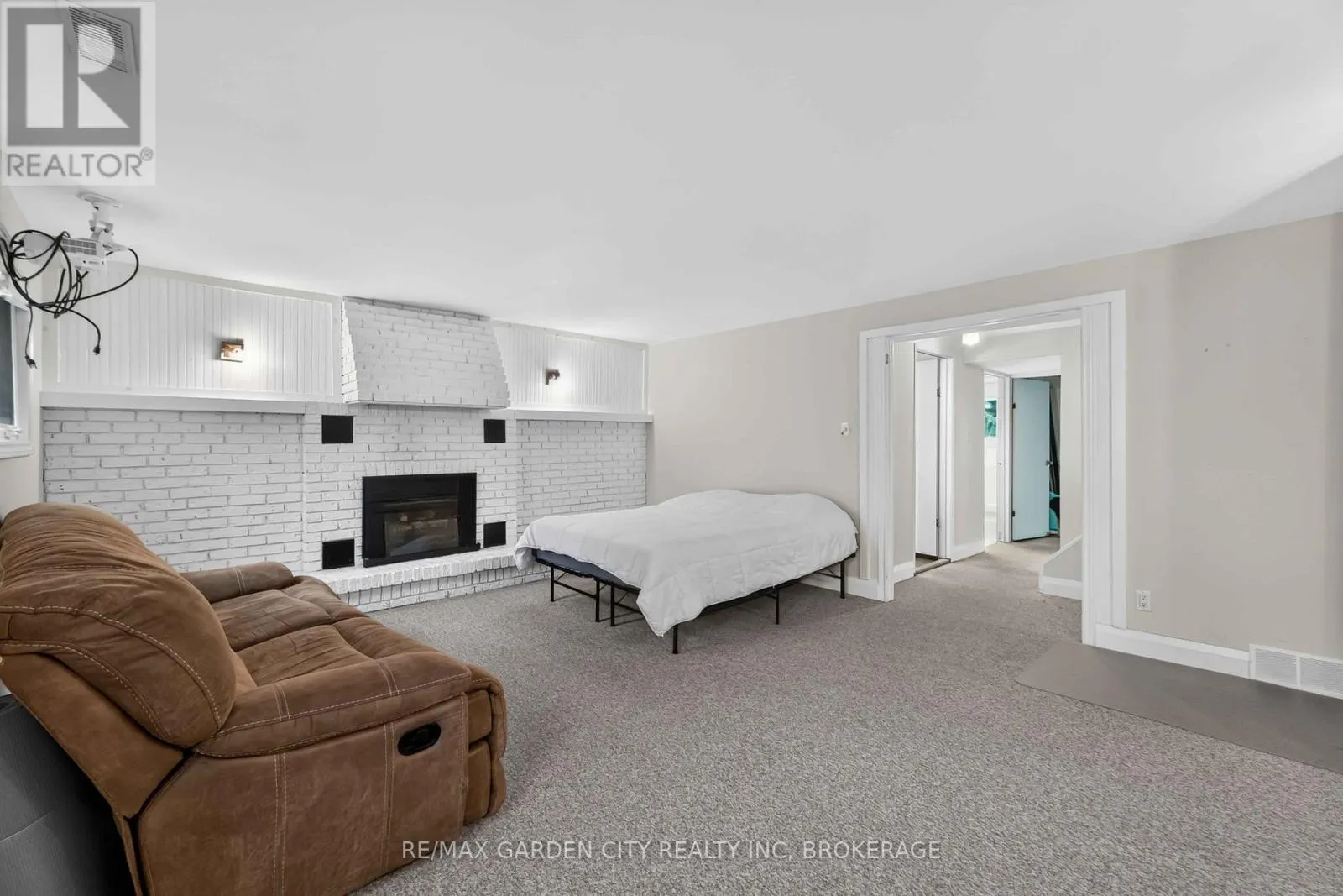 3 FALLINGBROOK DRIVE