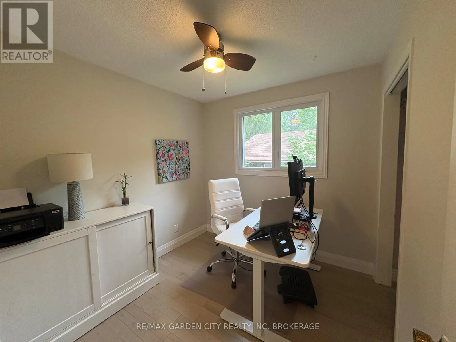 3 FALLINGBROOK DRIVE