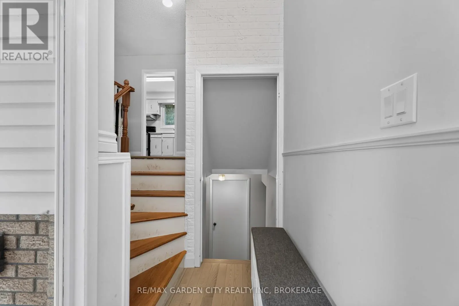 3 FALLINGBROOK DRIVE