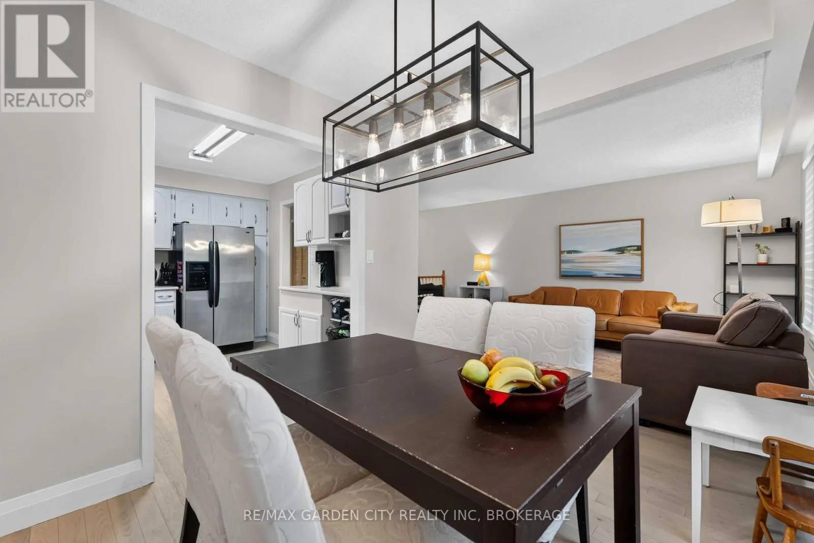 3 FALLINGBROOK DRIVE