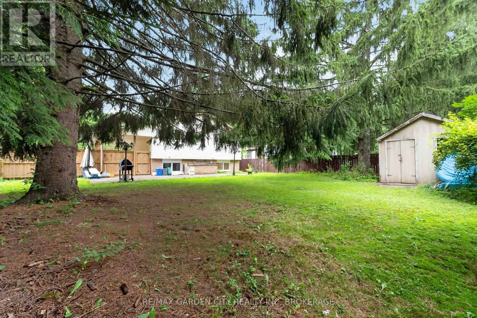 3 FALLINGBROOK DRIVE