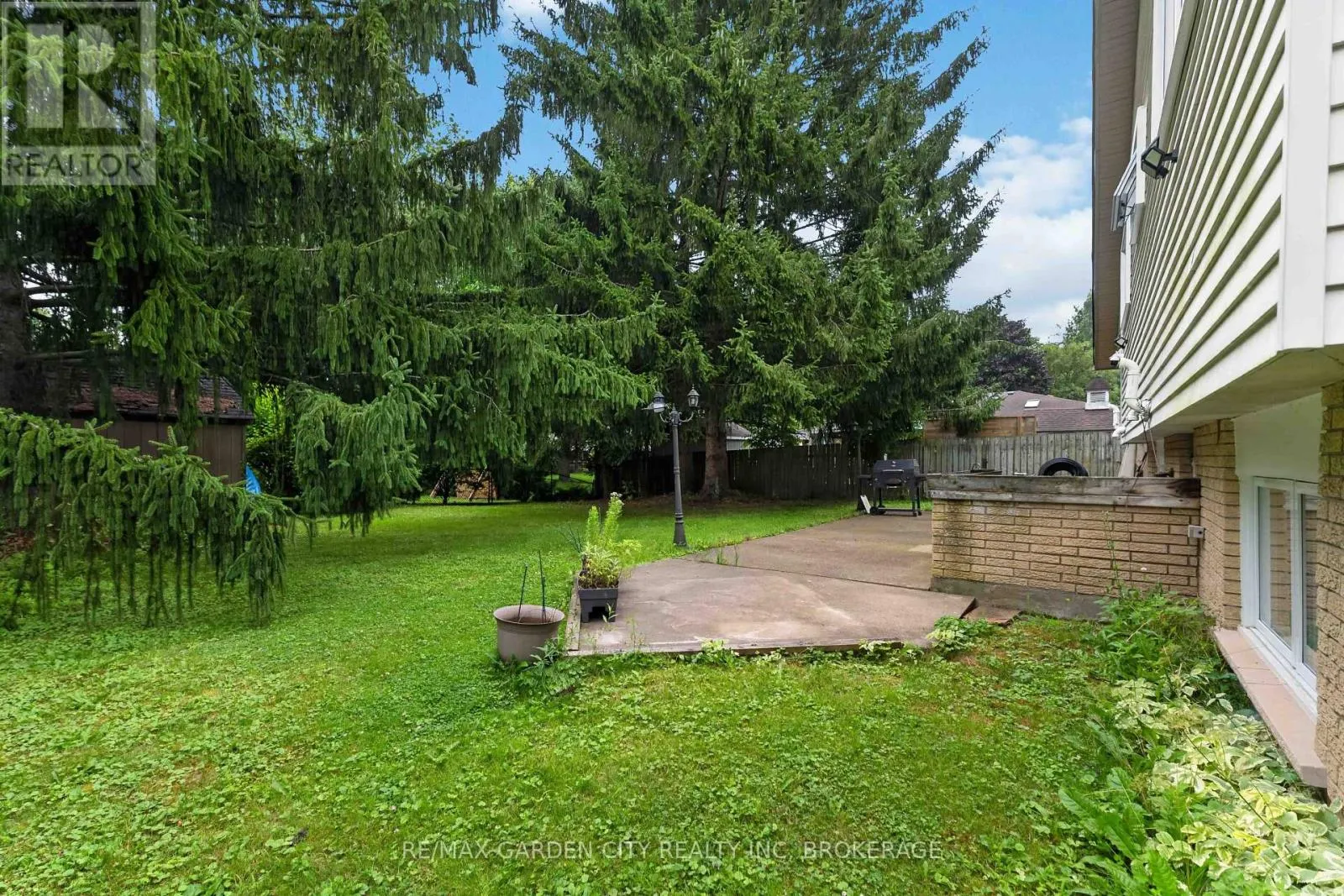 3 FALLINGBROOK DRIVE