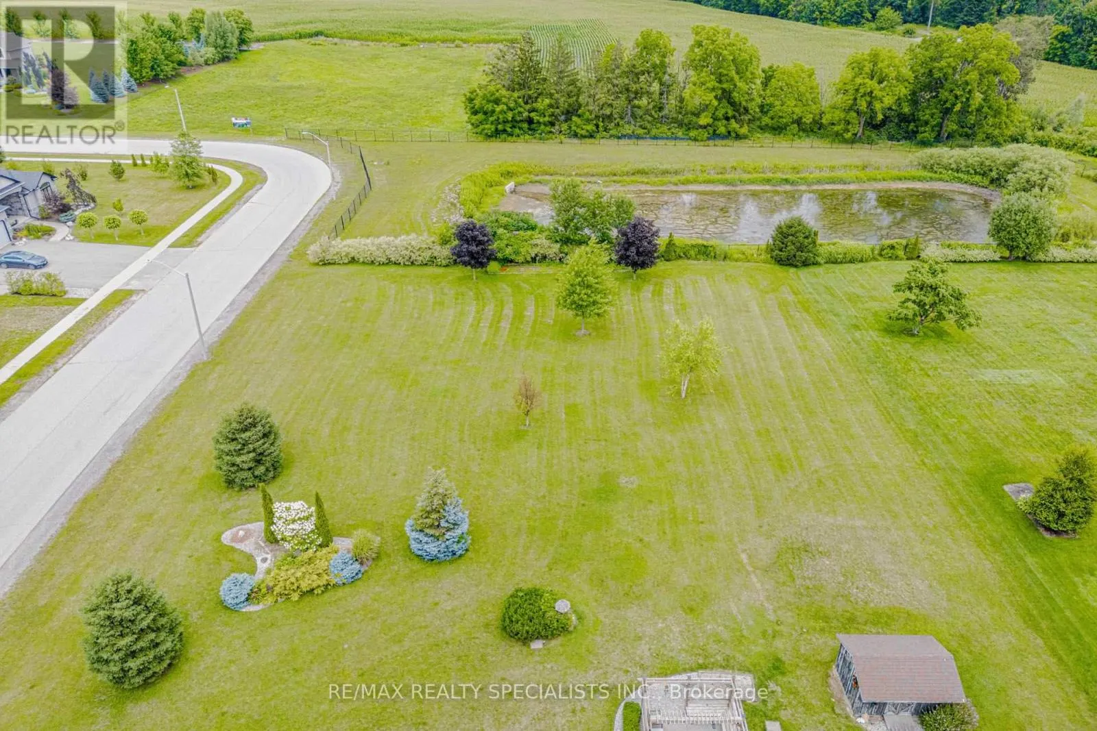 7 SNYDER COURT