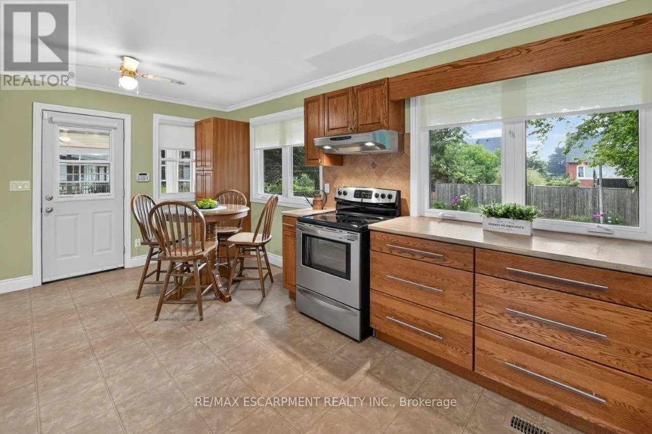 23 LAKEVIEW AVENUE