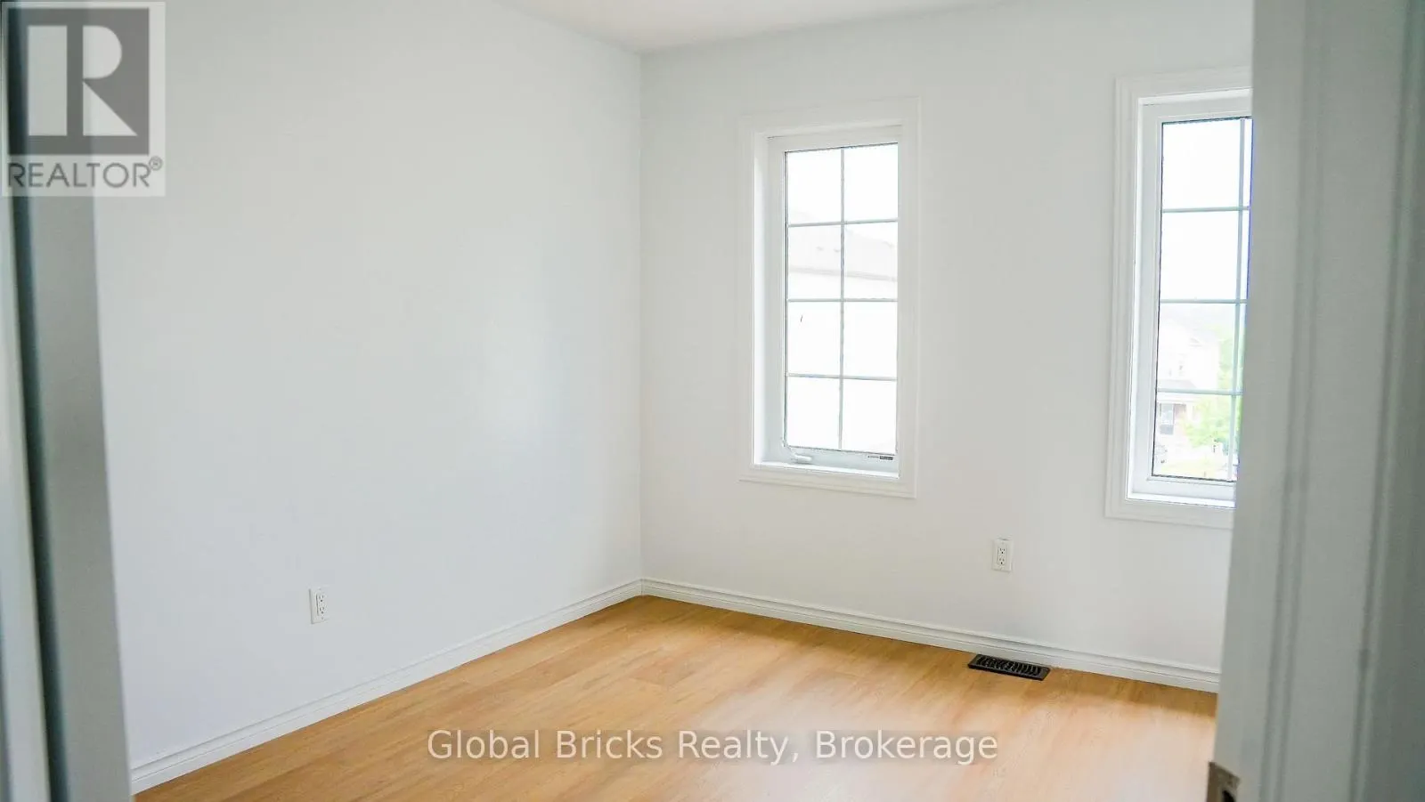 6 - 755 LINDEN DRIVE