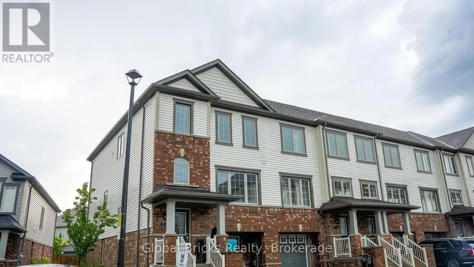 6 - 755 LINDEN DRIVE