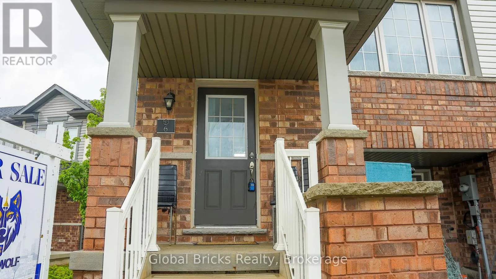 6 - 755 LINDEN DRIVE