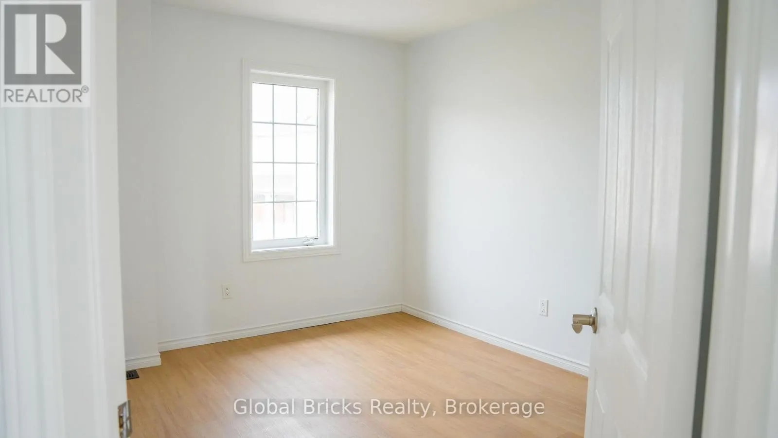 6 - 755 LINDEN DRIVE