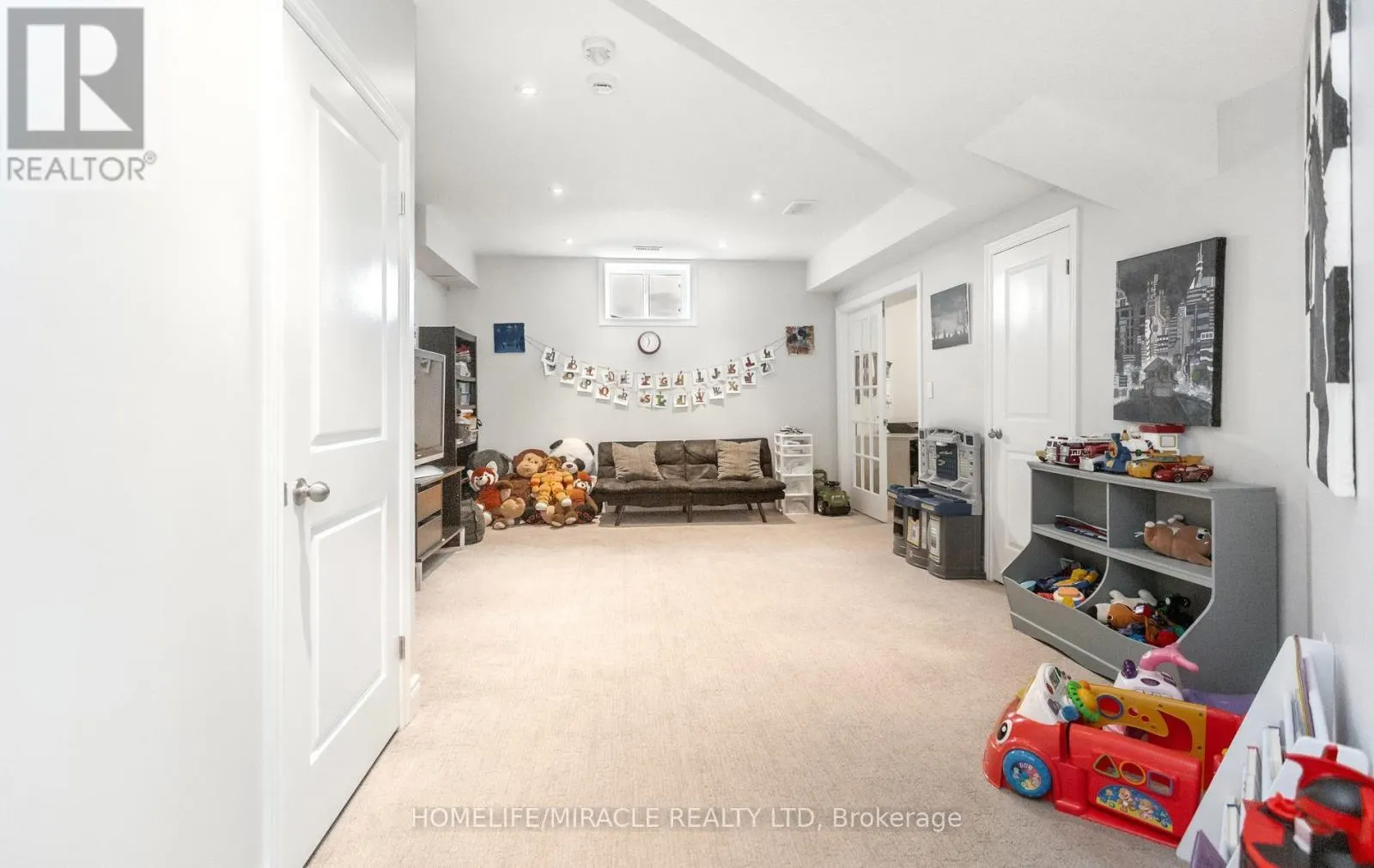 498 FAIRWAY ROAD
