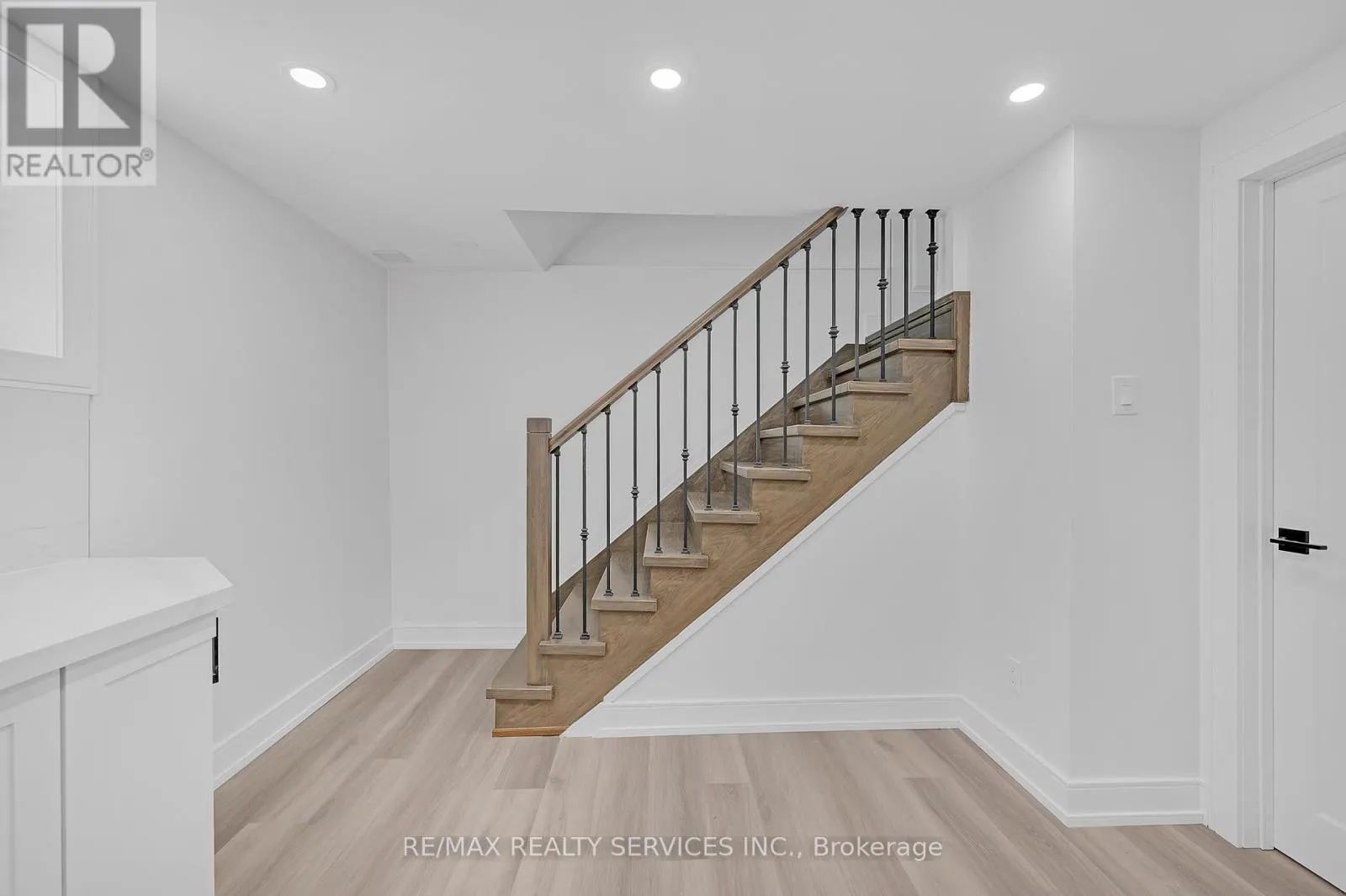 326 MOUNTAIN ROAD