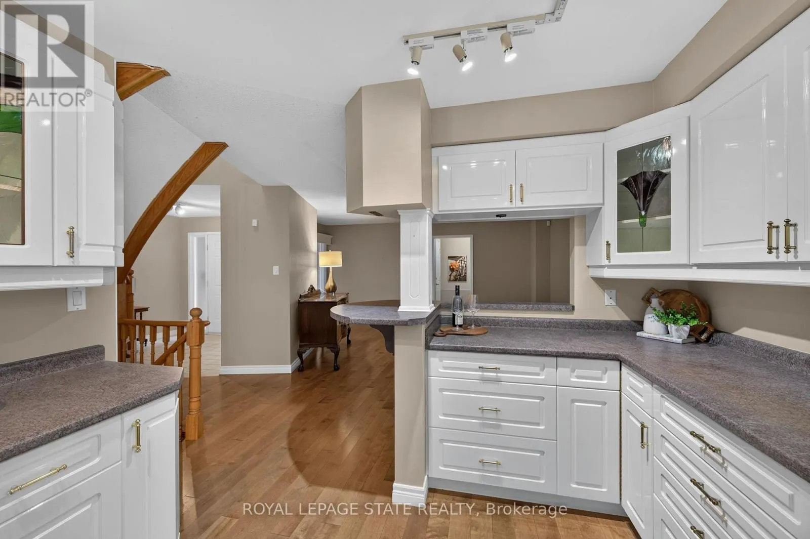11 - 151 MCNIVEN ROAD