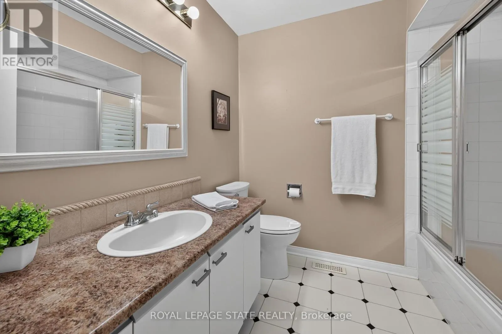 11 - 151 MCNIVEN ROAD