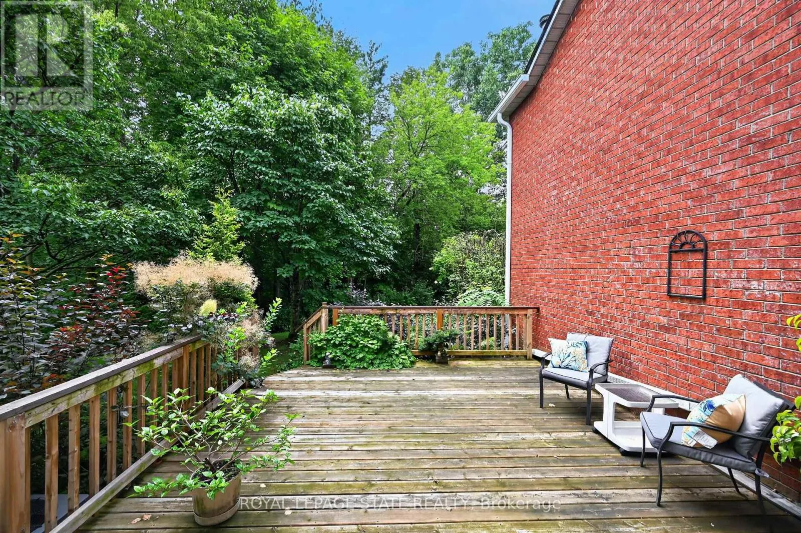 11 - 151 MCNIVEN ROAD