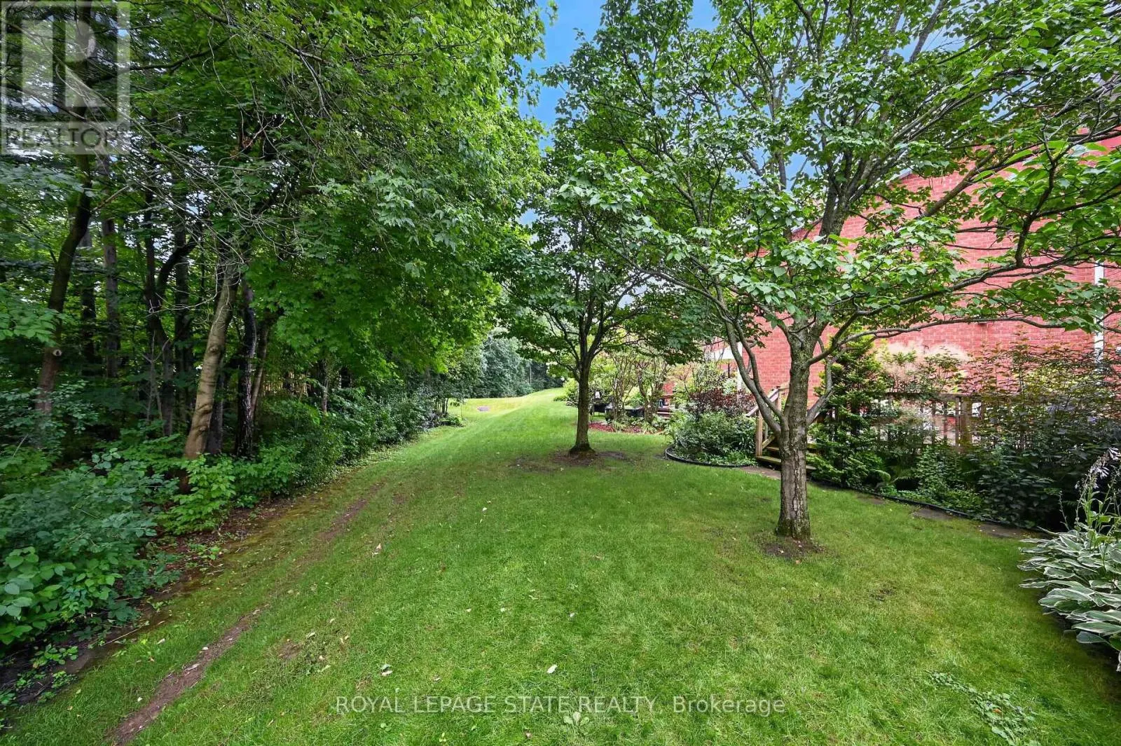 11 - 151 MCNIVEN ROAD