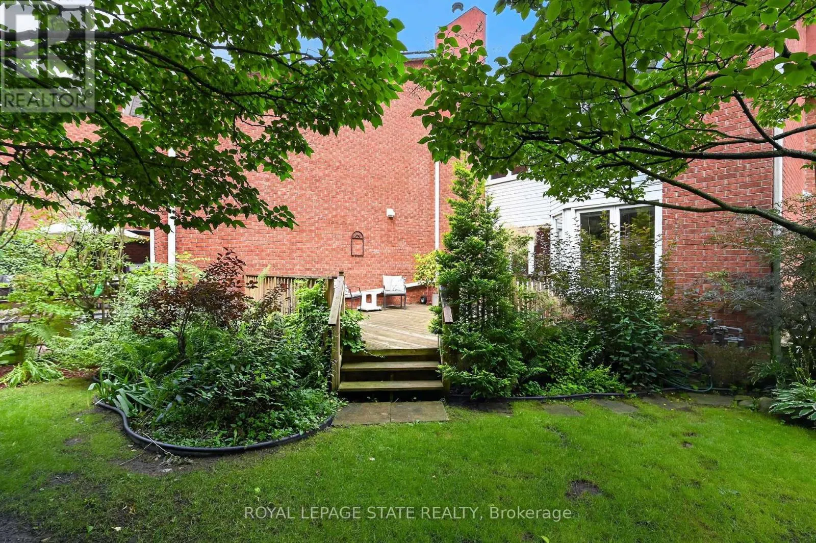 11 - 151 MCNIVEN ROAD