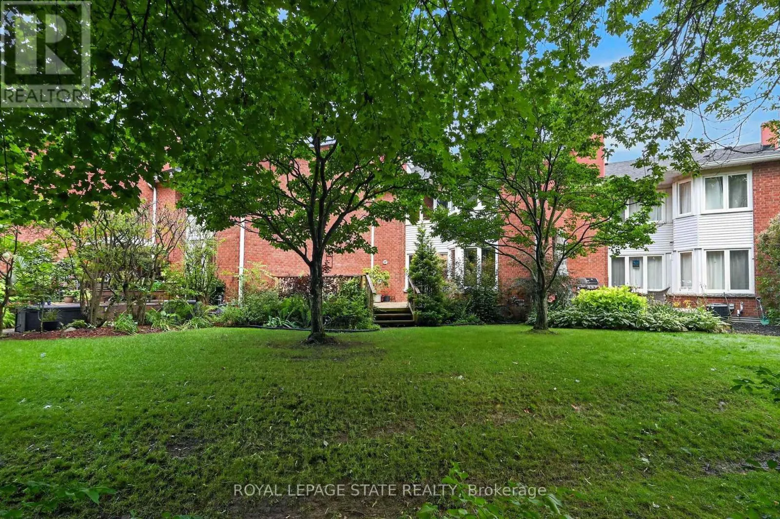 11 - 151 MCNIVEN ROAD